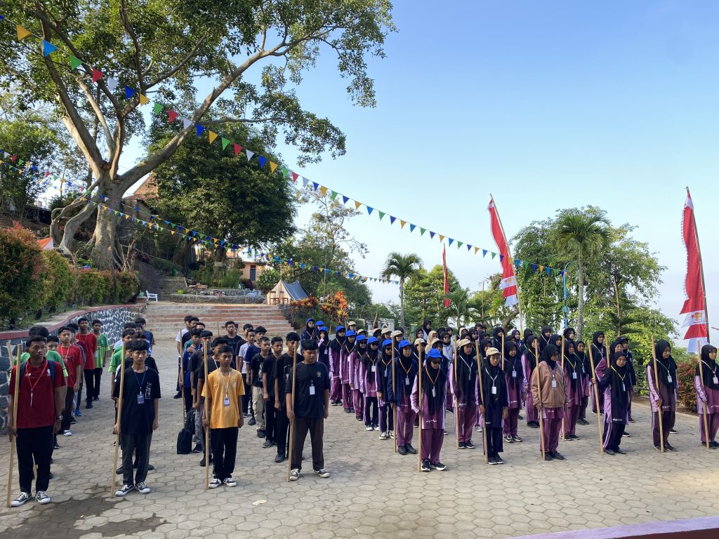 Pelepasan Hiking Santri Al Furqon Tulis